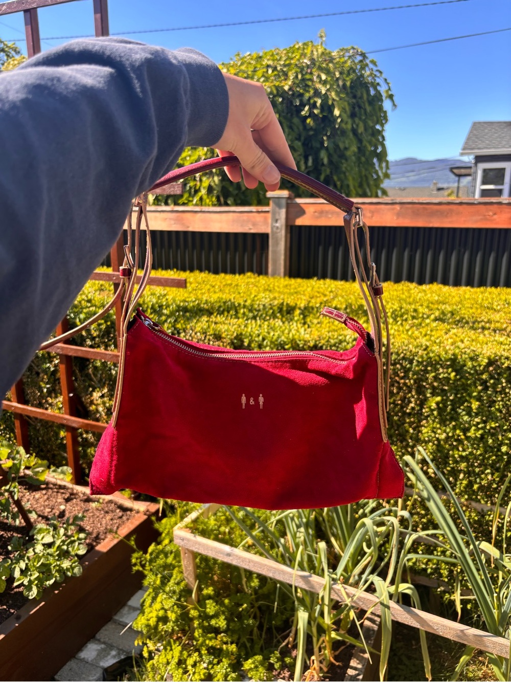 Elegant Red Shoulder Bag with Gold-Tone Hardware